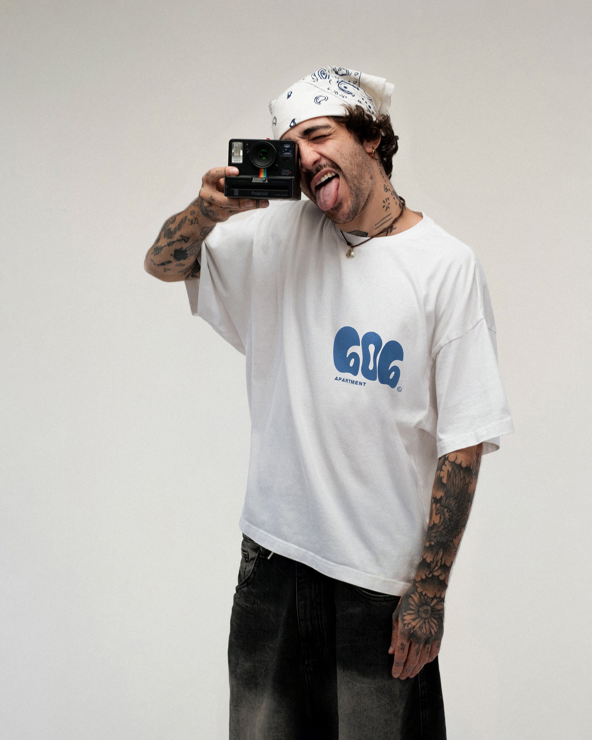 BASE TEE