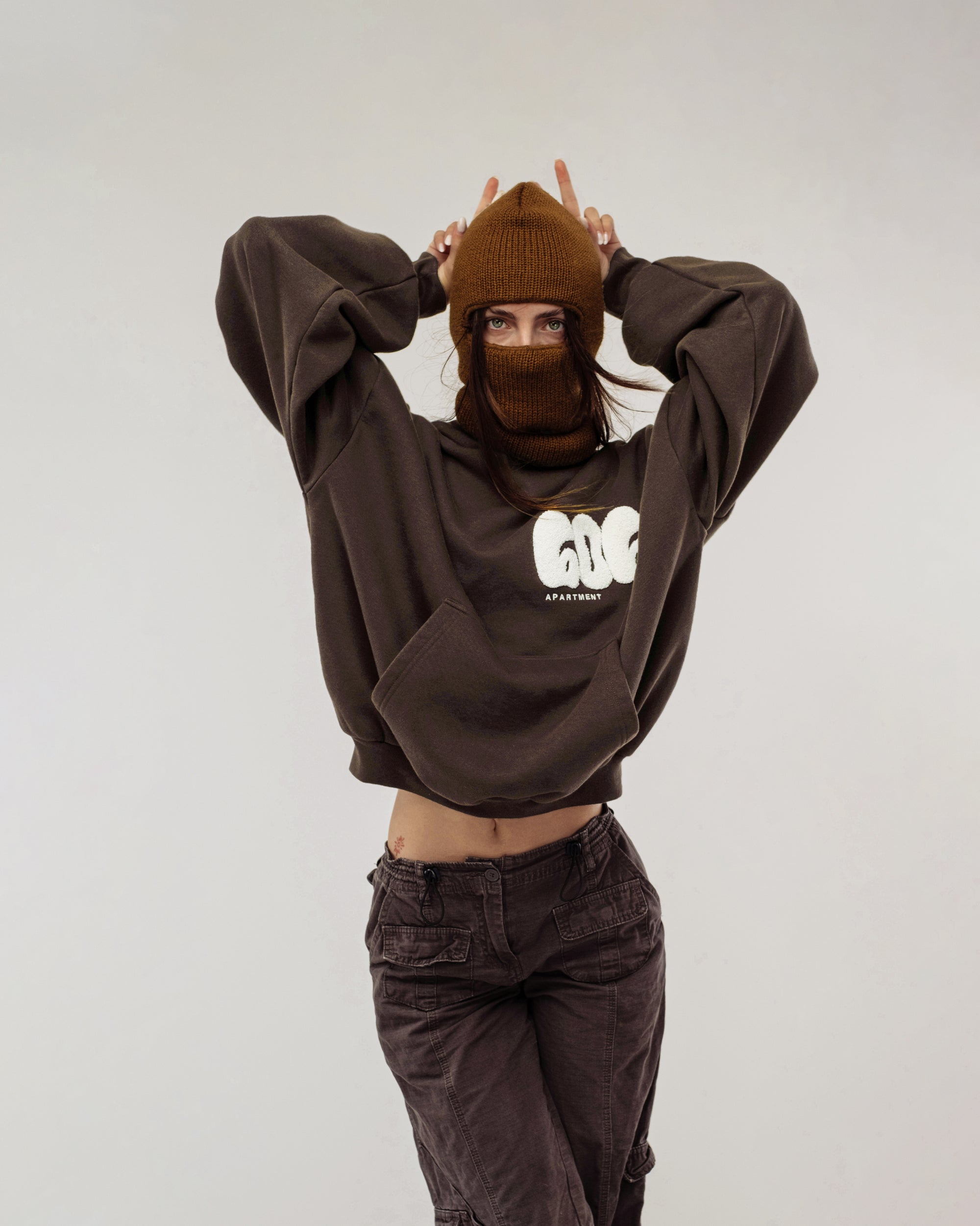 APT606 BASE HOODIE